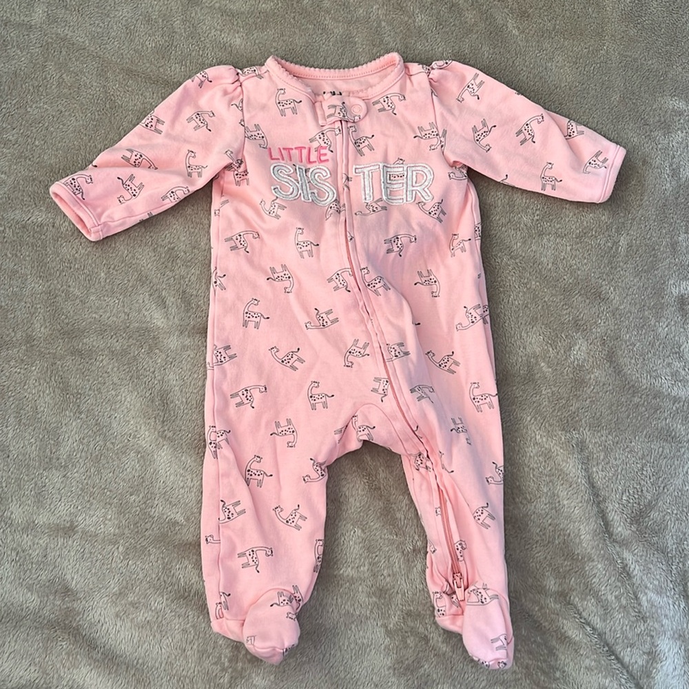 🩷2 for 10$🩷Child of Mine by Carters Baby Girl 2-Way Zip Sleeper, Size 3-6 months